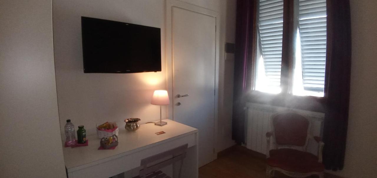 B&B La Piazza ฟลอเรนซ์ ภายนอก รูปภาพ
